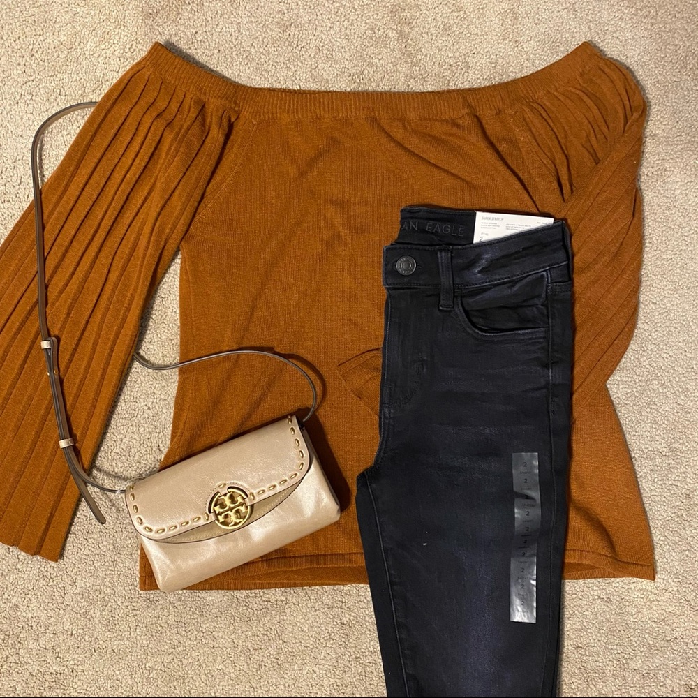 American Eagle Ripped High-Waisted Jegging